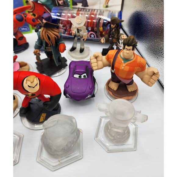 Disney Infinity 2.0 Pixar Characters Portal Pad Discs Book Games Case XBOX 360 - Picture 7 of 13